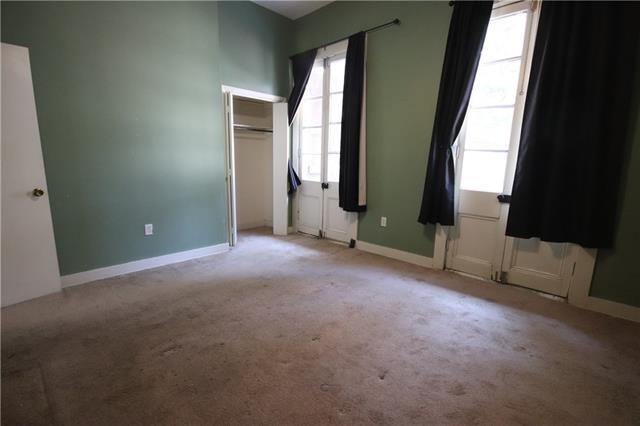 Building Photo - 1620 Prytania St