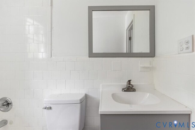 Building Photo - 1806 Sussex St