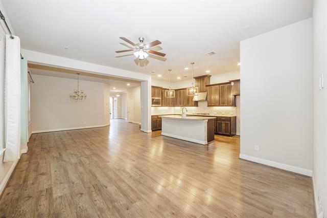 Building Photo - 3640 Carlsbad Way