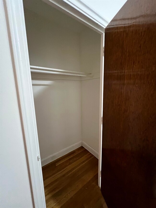 Building Photo - 204 North St