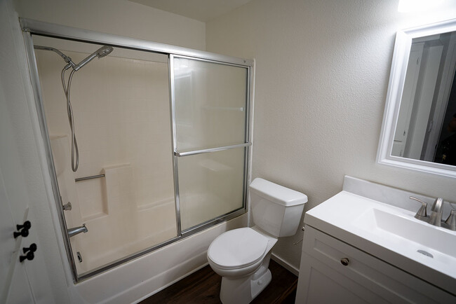 Building Photo - 24107 Del Monte Dr.