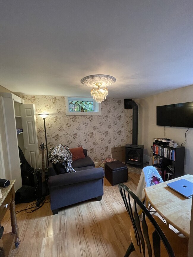 Building Photo - 8310 Stone Ave N