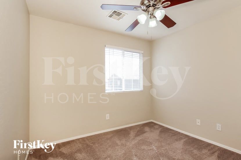 Building Photo - 850 S 223rd Ln