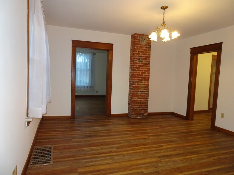 Building Photo - 415 E Lima St