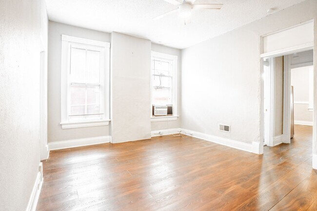 Building Photo - Henrietta Pl
