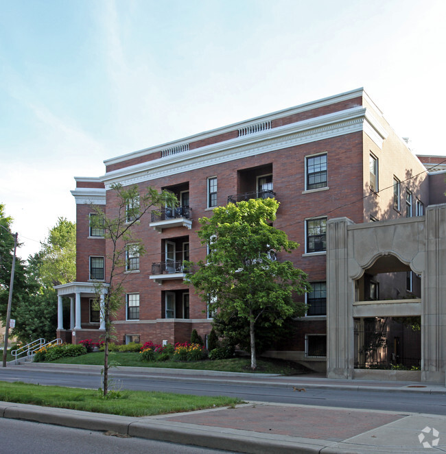 Building Photo - The Plaza