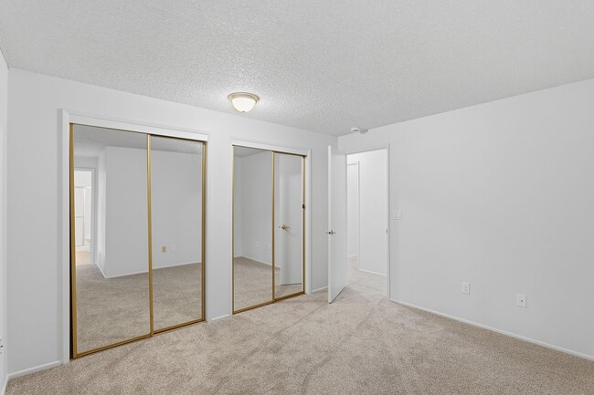 Building Photo - Freshly Updated 3-Bedroom Home with Fenced...