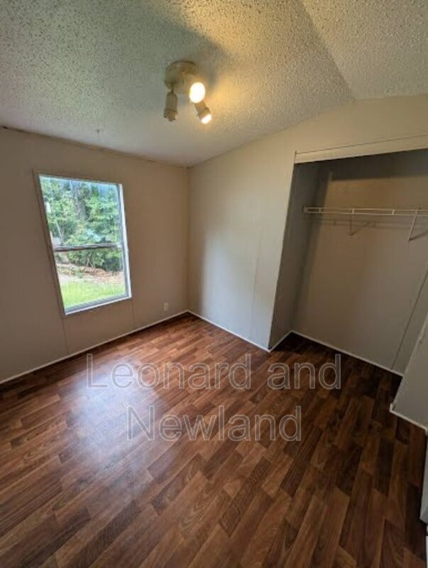 Building Photo - 515 Orme Ave
