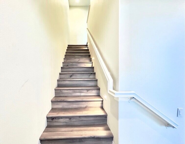 Building Photo - 110 Keeper