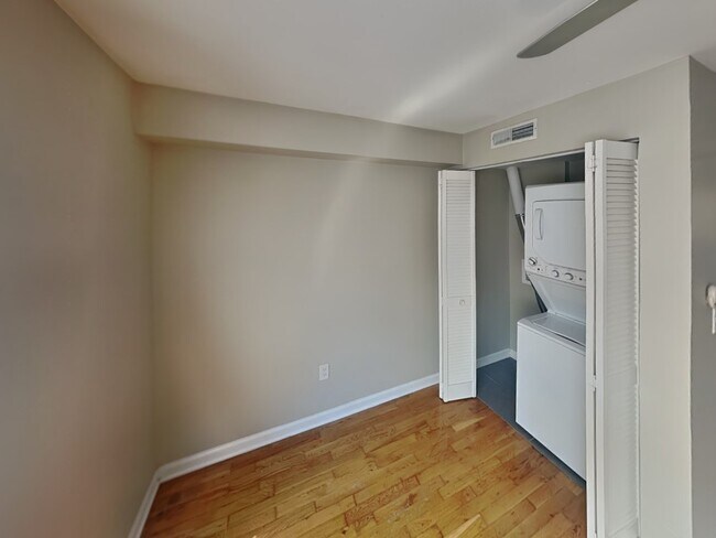 Building Photo - Lantern Square Apartments-A3