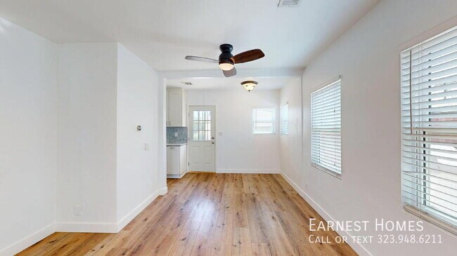 Building Photo - 8214 Laurelgrove Ave
