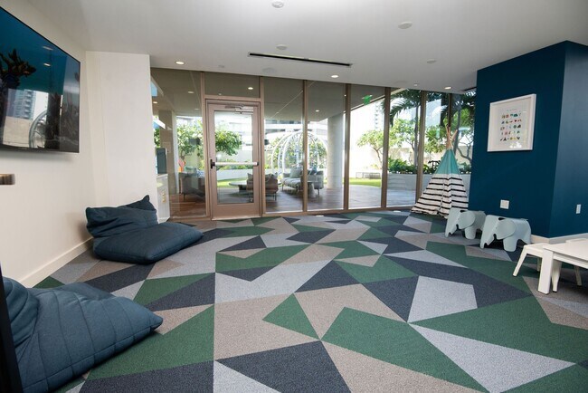 Building Photo - SKY ALA MOANA ONE BEDROOM AVAILABLE NOW