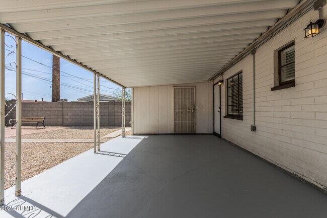 Building Photo - 5635 N 35th Dr