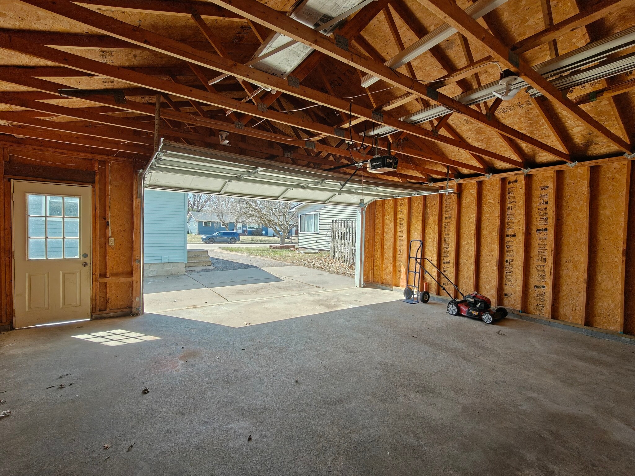 GARAGE - 2212 Bartlett Ave