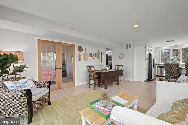 Building Photo - 4706 Frederick Ave