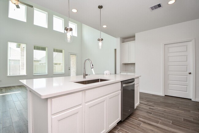 Building Photo - 7711 Pale Petunia Trl