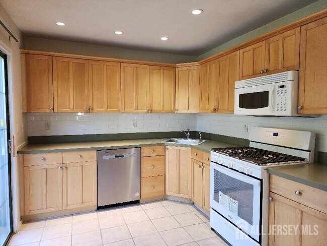 Building Photo - 4 Covington Ct