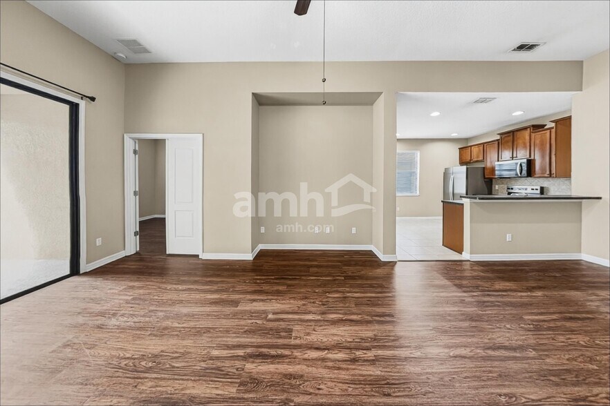 Building Photo - 607 Arbor Pointe Ave