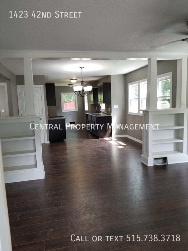 Building Photo - 1423 42nd St