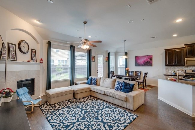 Building Photo - 103 Farola Cove
