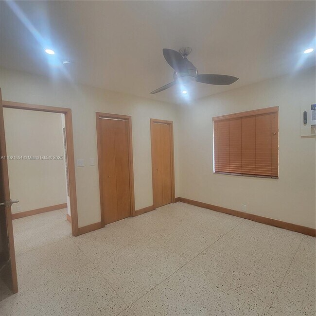 Building Photo - 7400 Harding Ave