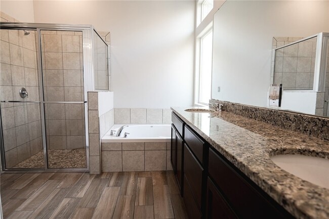 Building Photo - 2101 Spoonbill Dr
