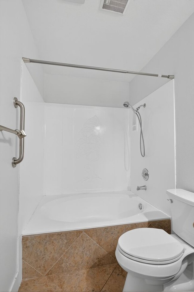 Building Photo - Spacious Marina District 1BR Condo with Modern Upgrades & Parking