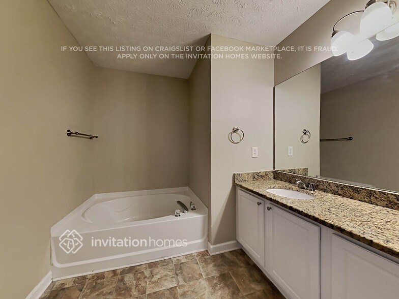 Building Photo - 4612 Legacy Square