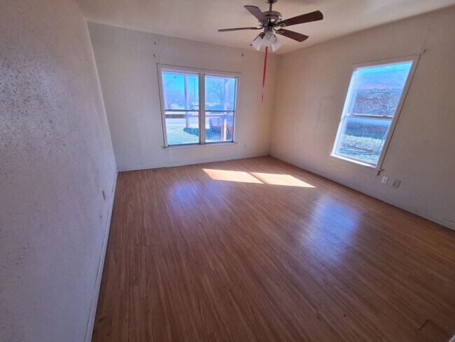 Building Photo - Cute home in Baird