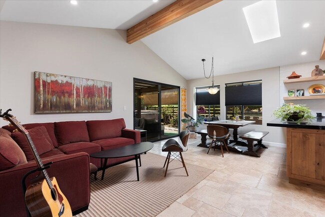 Building Photo - 1356 San Julian Dr