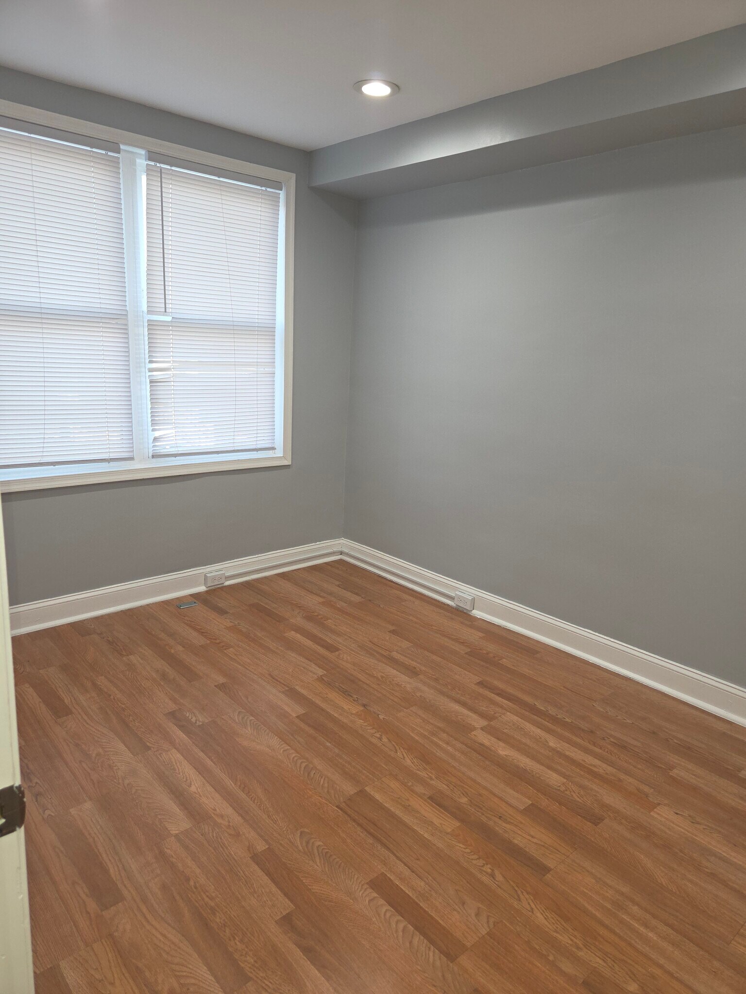 Building Photo - 909 19th St NE