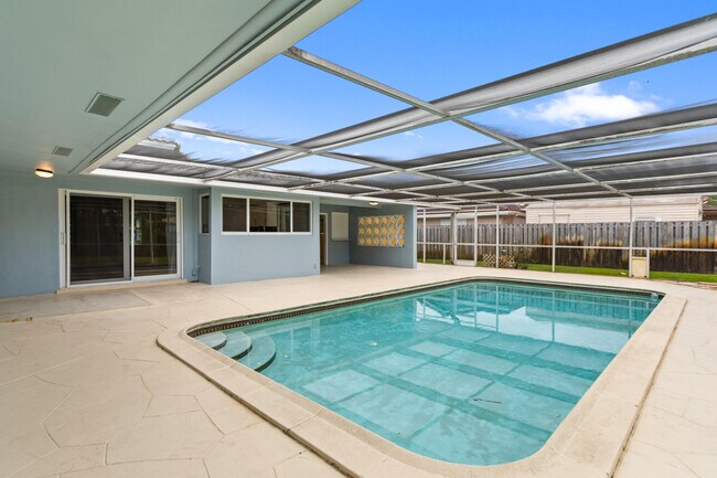 Building Photo - 5281 SW 4th Ct