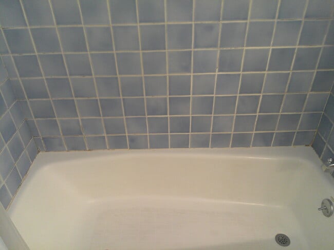 Building Photo - 4400 Overland Ave