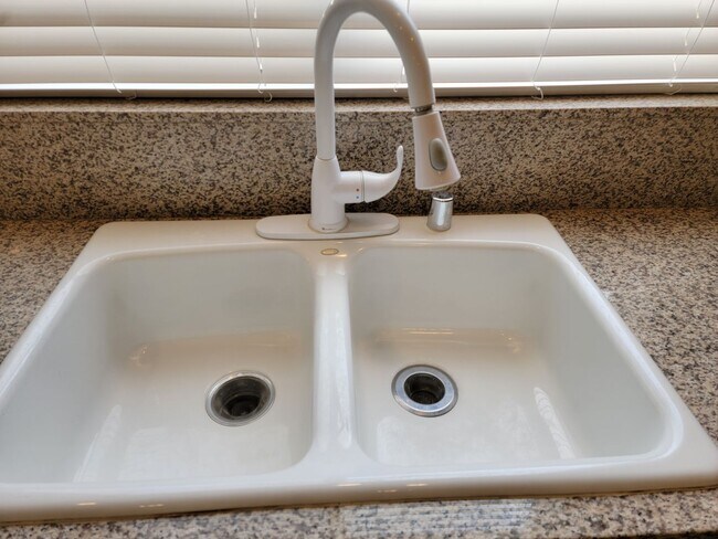 Building Photo - Stunning 3 Bedroom Rental - In Nevada Trails