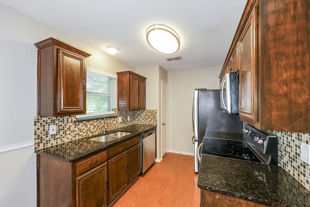 Building Photo - 5807 Diamond Oaks Ct