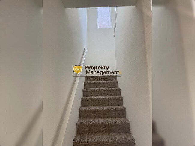 Building Photo - "Charming 3-Bed Haven with Granite Elegance in Merced!"