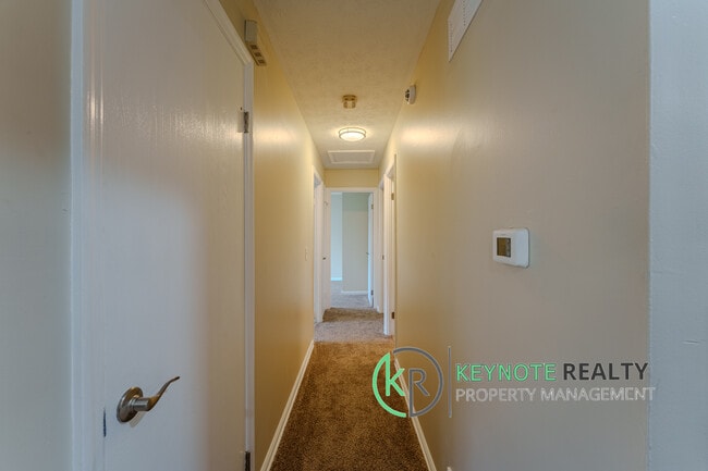 Building Photo - 1467 Hazelgrove Dr