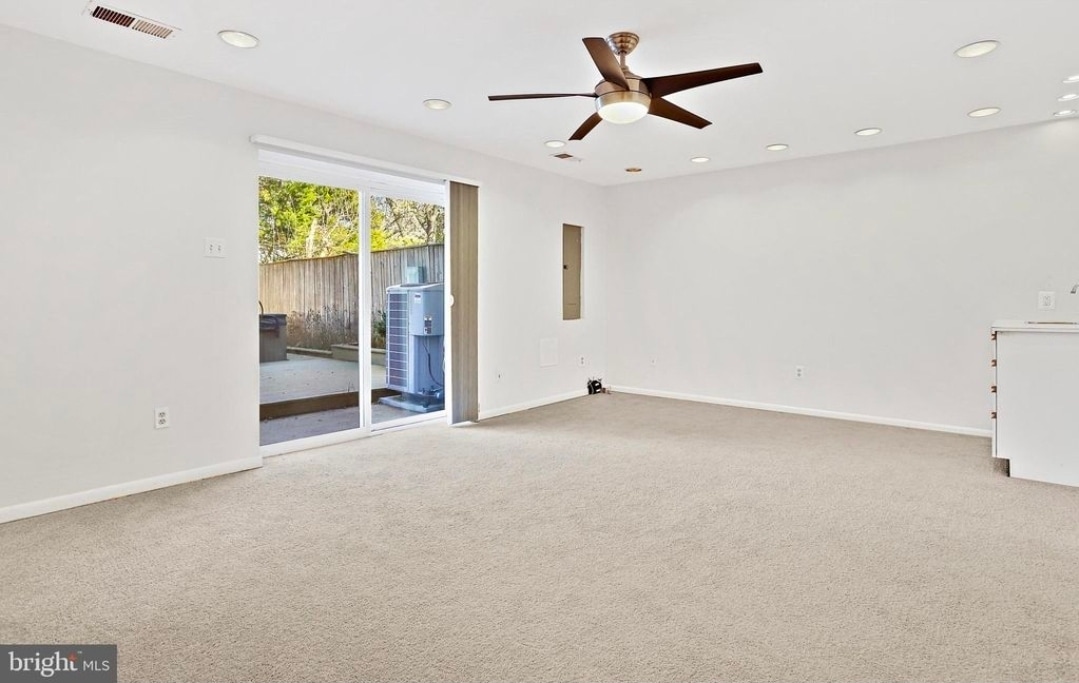 Building Photo - 6360 Silver Ridge Cir