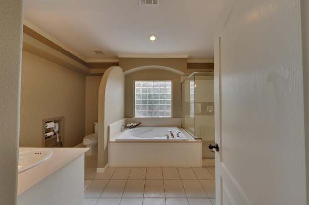 Building Photo - 9945 Rail Cir
