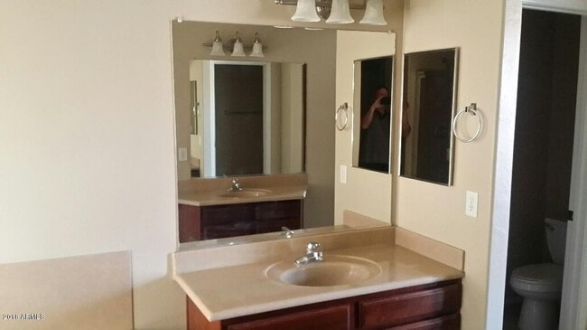 Building Photo - 6621 W Shaw Butte Dr