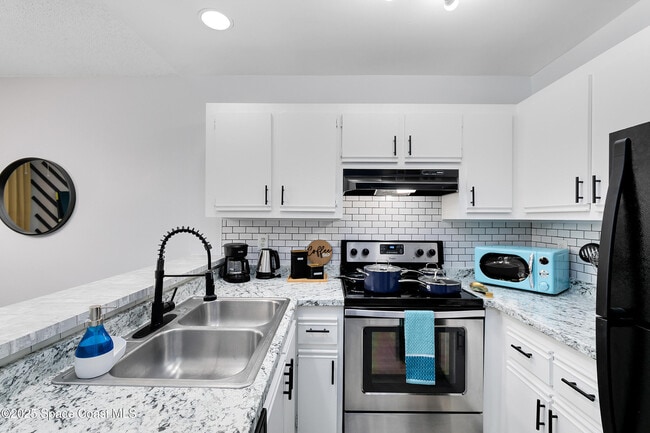 Building Photo - 3165 South St