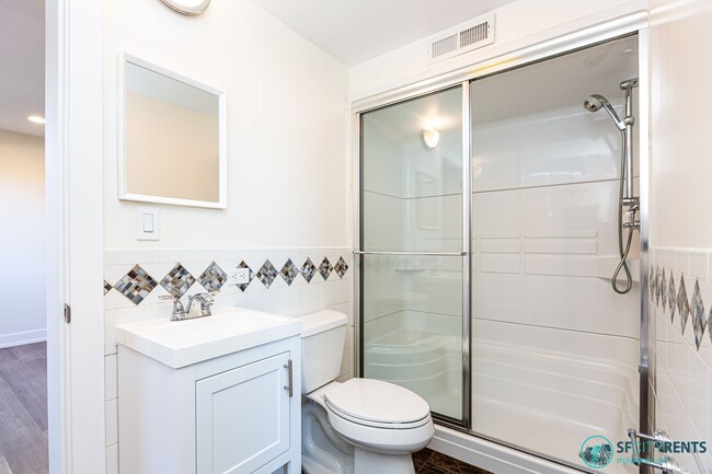 Building Photo - Sherwood Forest: Single Family Home w/ 2 C...