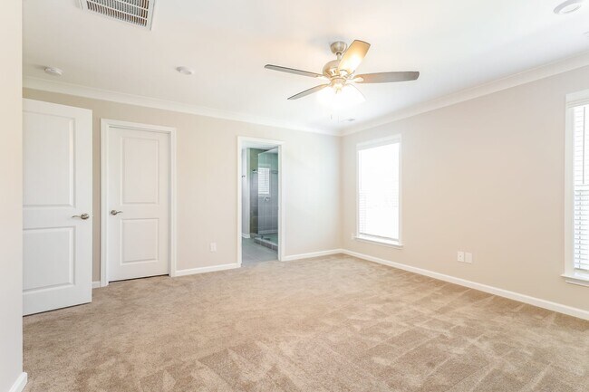 Building Photo - 23226 Clarabelle Dr