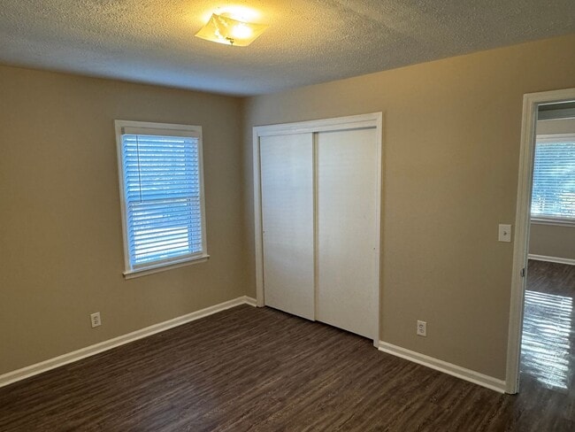 Building Photo - 437 Lockridge Ln