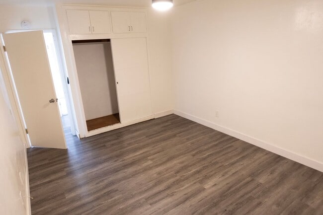Building Photo - 5478 Mary Ln Dr
