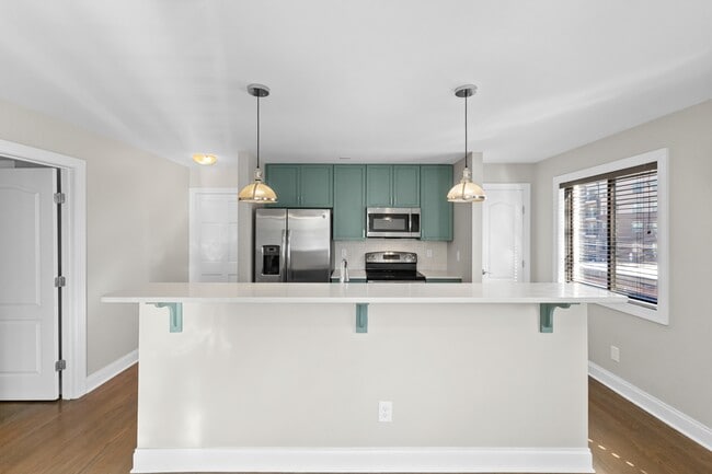 Building Photo - 705 W North St