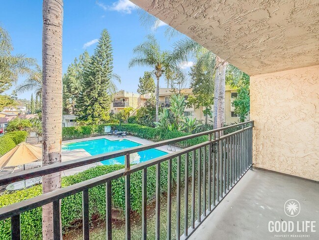 Building Photo - Updated 2BR/1.5BA Condo in Spring Valley Available Now!