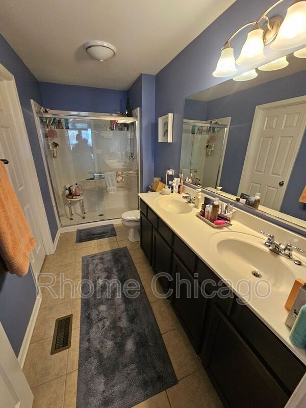Building Photo - 6548 Lilac Blvd