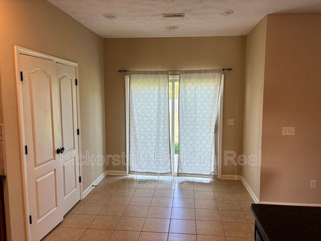 Building Photo - 5982 Ivy Ridge Dr