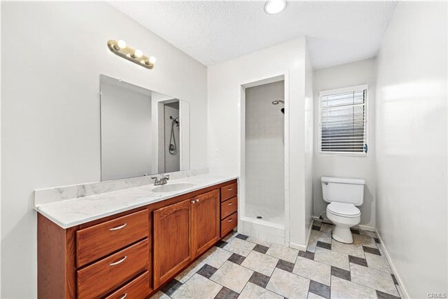 Building Photo - 329 Orizaba Ave